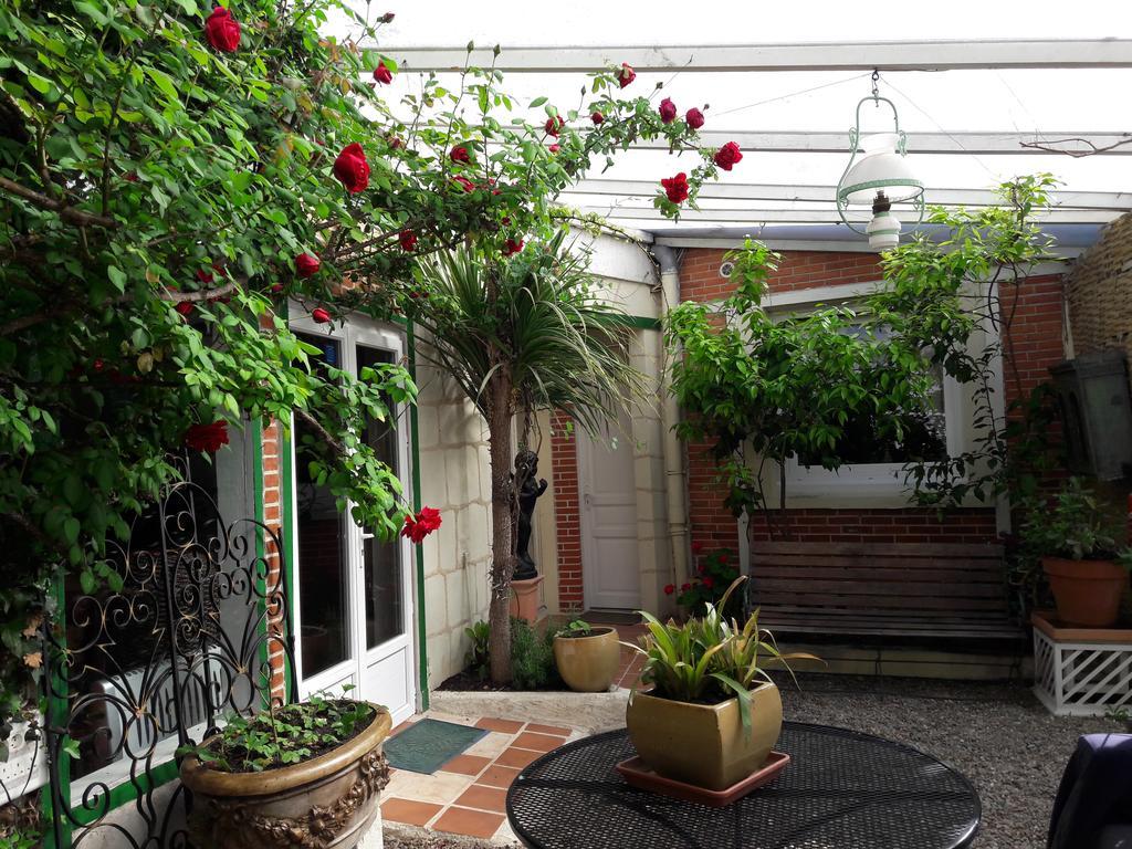 Le Vieux Vauvert Bed & Breakfast Rochecorbon Exterior photo