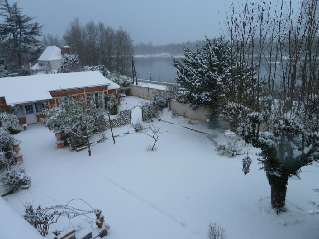 Le Vieux Vauvert Bed & Breakfast Rochecorbon Exterior photo